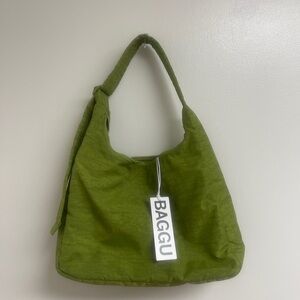 NWT Baggu nylon shoulder green juice